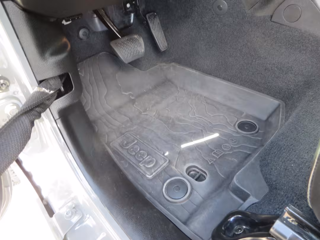 2022 Jeep Wrangler - 1C4JJXSJ2NW156223 - Image #24