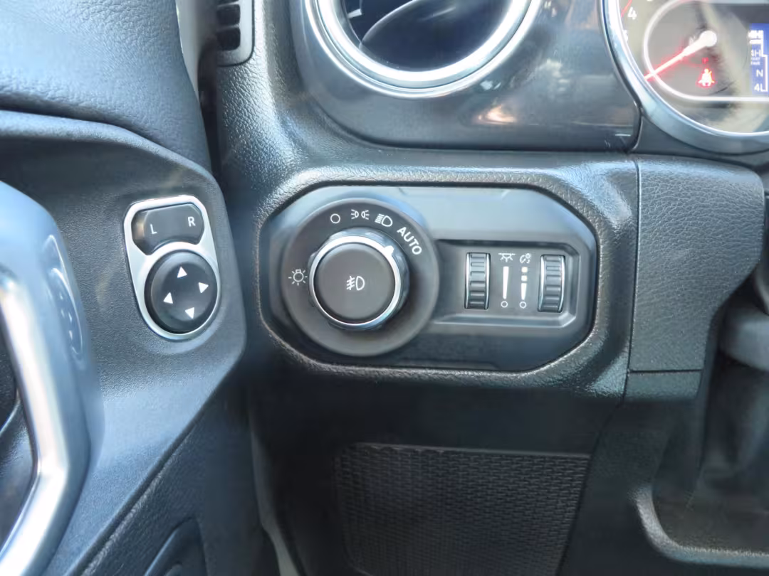 2022 Jeep Wrangler - 1C4JJXSJ2NW156223 - Image #39
