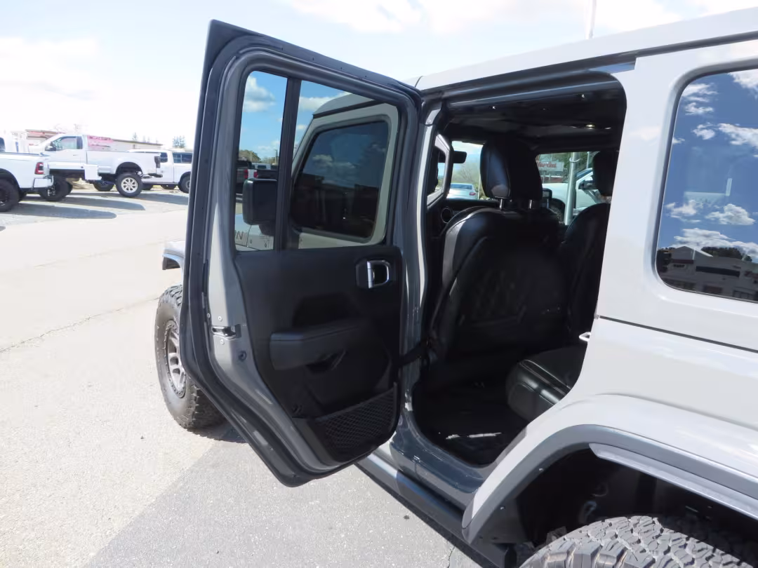 2022 Jeep Wrangler - 1C4JJXSJ2NW156223 - Image #41