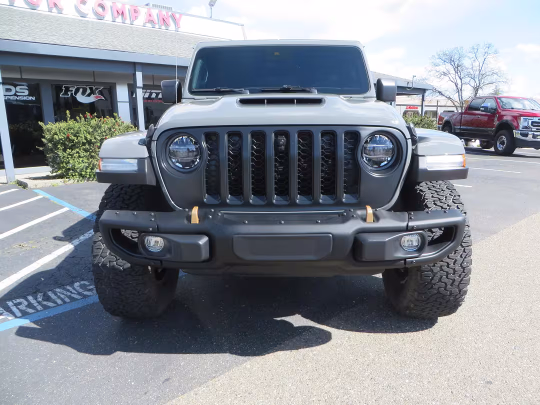 2022 Jeep Wrangler - 1C4JJXSJ2NW156223 - Image #1